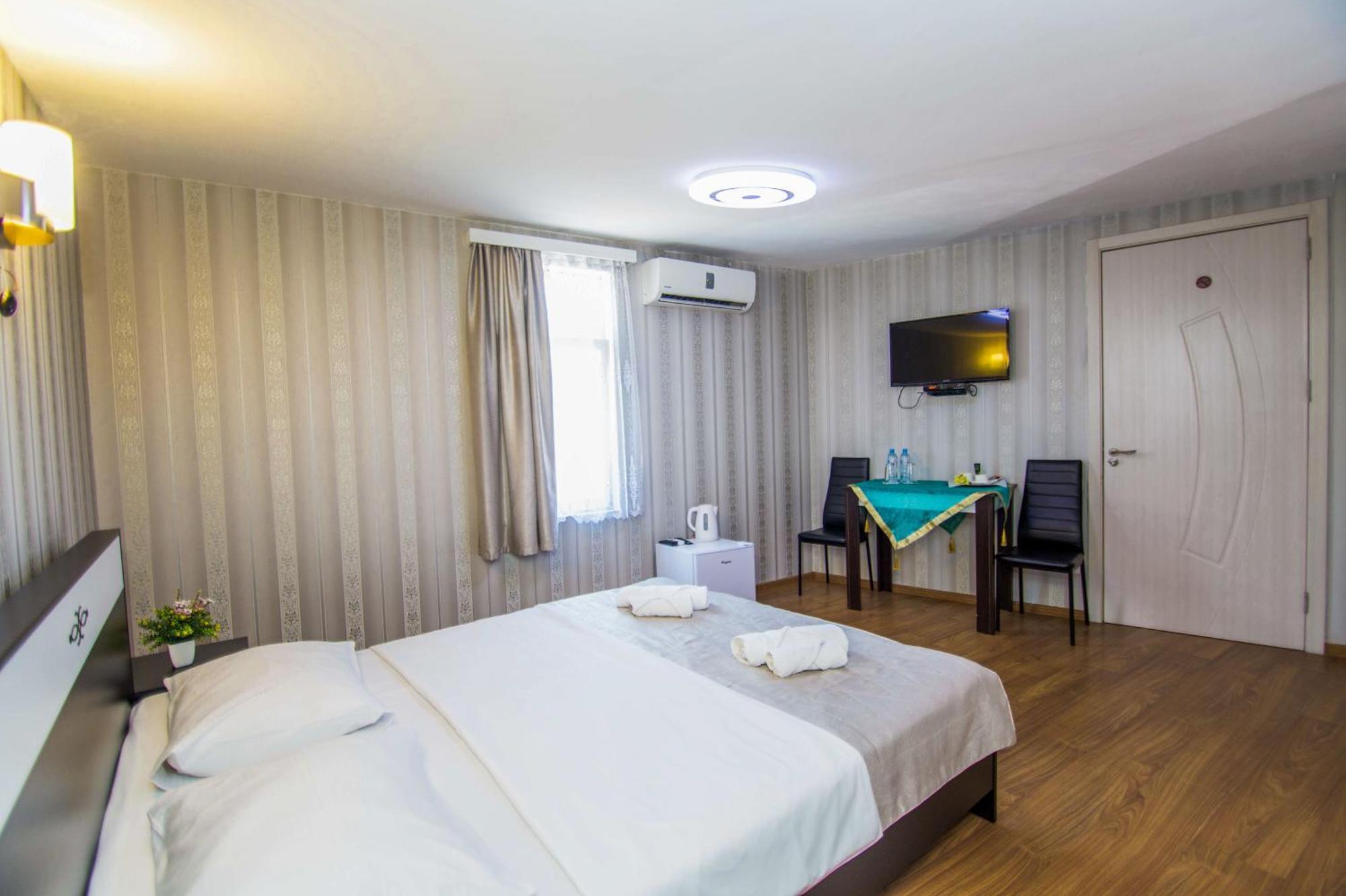 Hotel Care Inn Tiflis Exterior foto